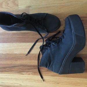 Cute as FRICK platform booties!